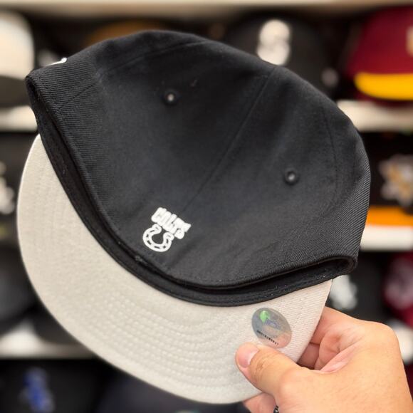 Indianapolis Colts Black/White Vintage Reebok Fitted Hat - Picture 4 of 4